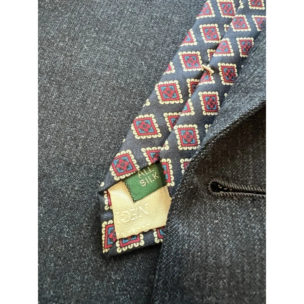 Botany 500 Wool Suit Charcoal Gray, 42R, 34”x33”, Custom Tailored, Tom James Tie
